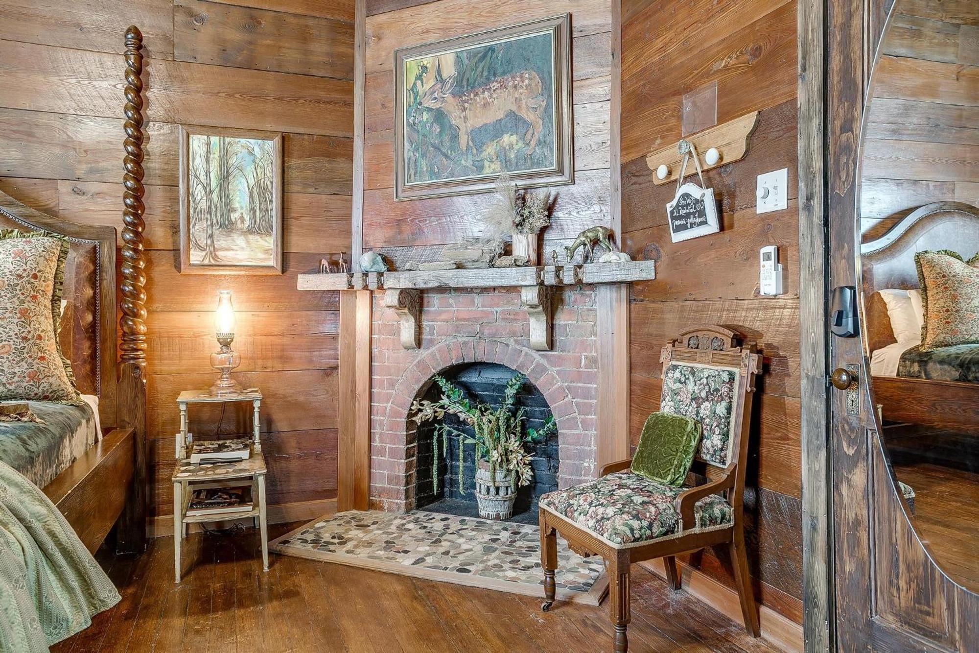 The Gallery House Boutique Hotel 스테픈빌 외부 사진