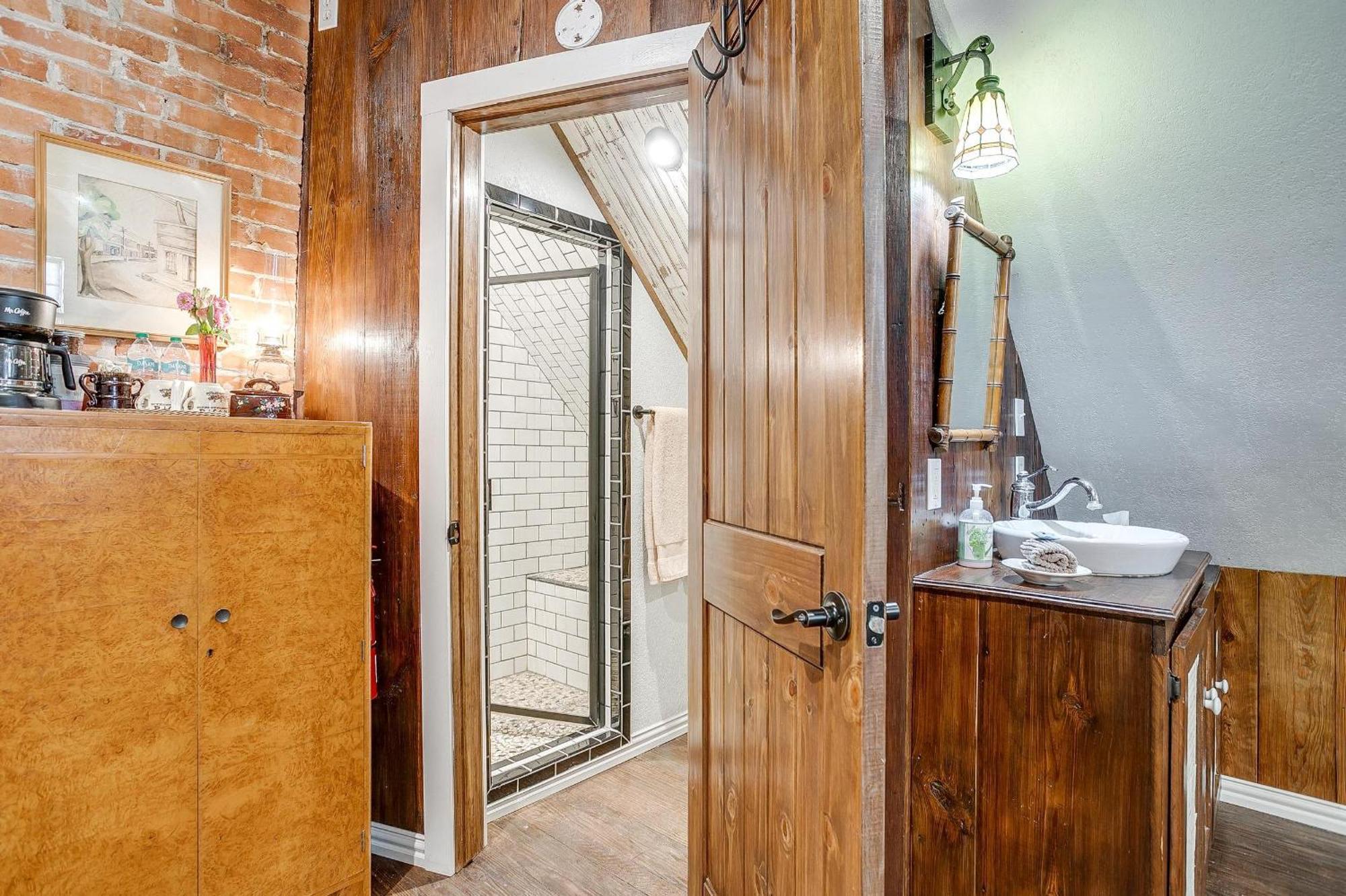 The Gallery House Boutique Hotel 스테픈빌 외부 사진