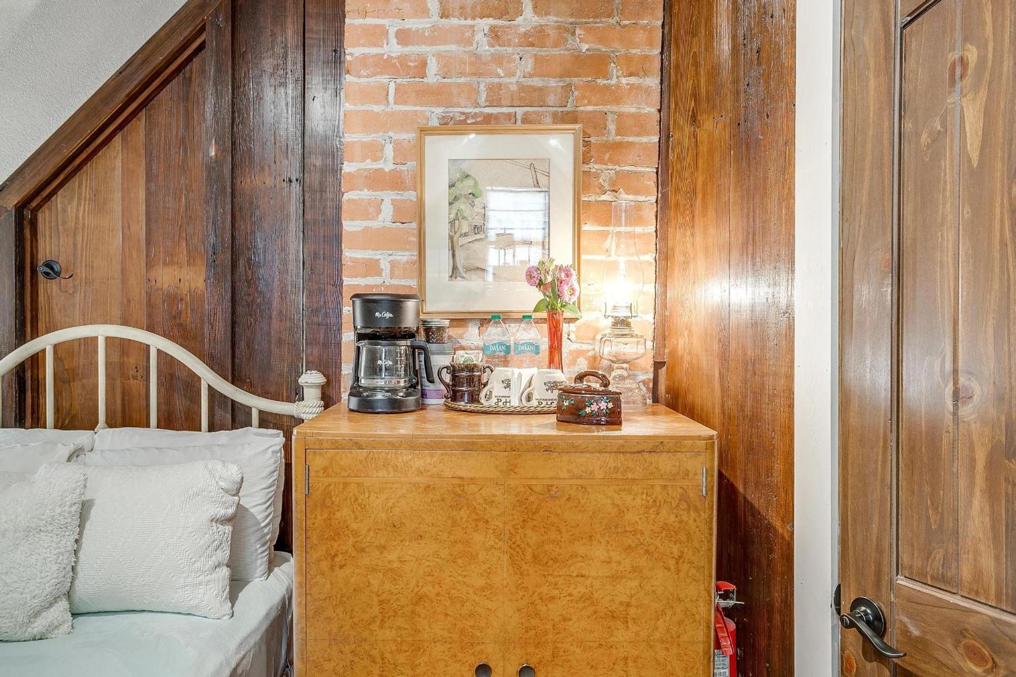 The Gallery House Boutique Hotel 스테픈빌 외부 사진