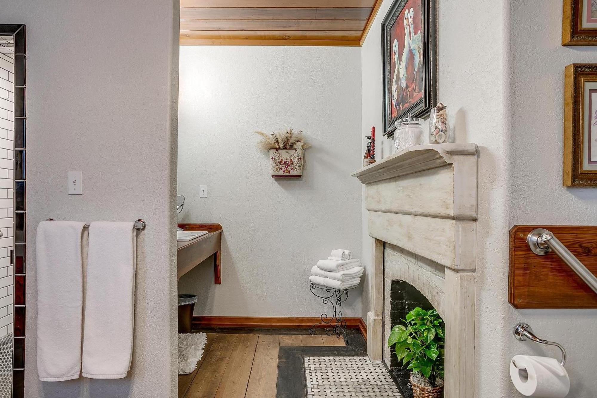 The Gallery House Boutique Hotel 스테픈빌 외부 사진