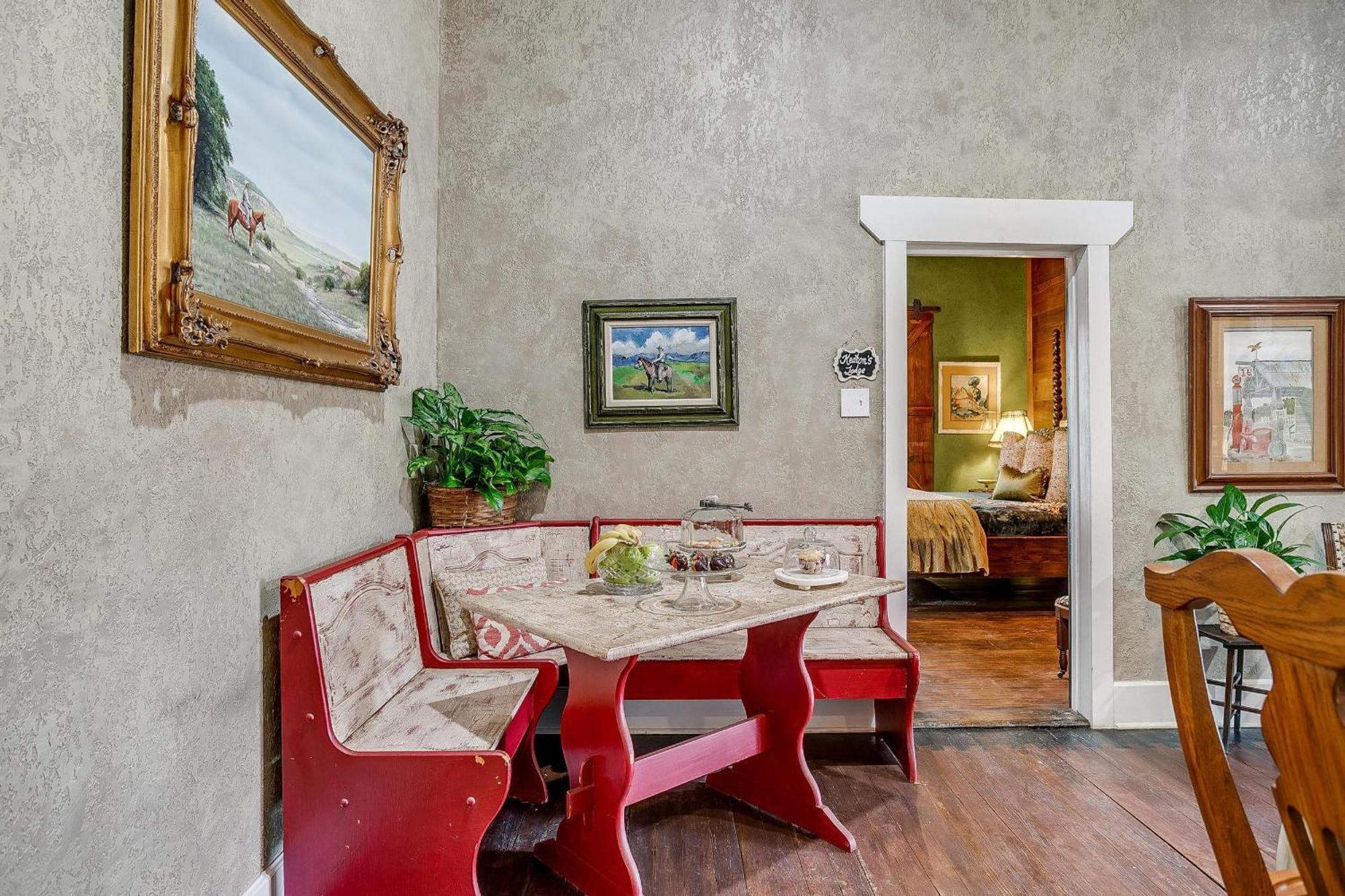 The Gallery House Boutique Hotel 스테픈빌 외부 사진